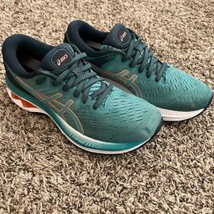 Asics gel-kayano 27 women’s size 7.5